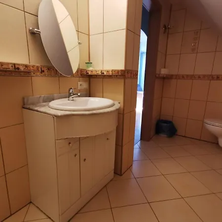 Zieliniec بوزنان