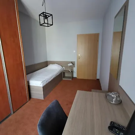 Zieliniec فندق