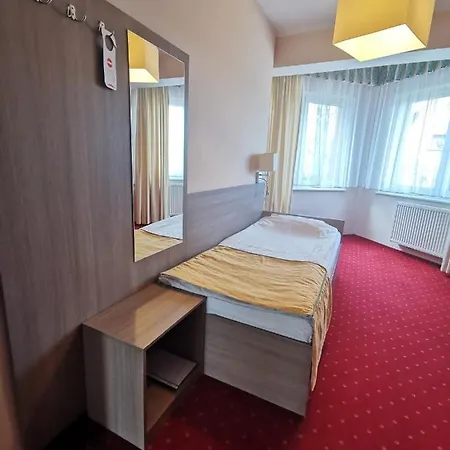 Zieliniec بوزنان