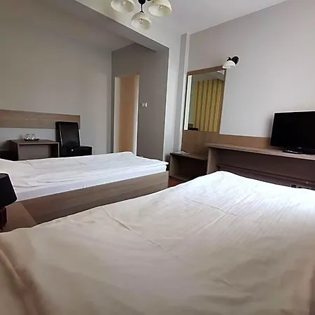 Hotel Zieliniec 2*